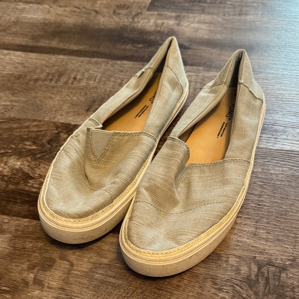 Toms Women's Tan Flats